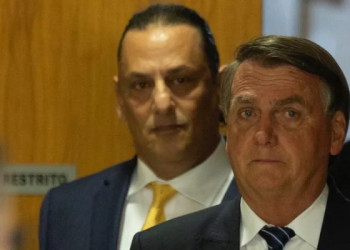 Defesa de Bolsonaro quer jogar culpa no advogado Frederick Wassef, diz site