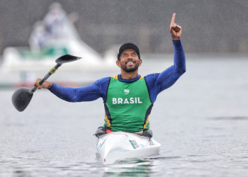 Piauiense Luis Carlos Cardoso conquista medalha de prata na canoagem