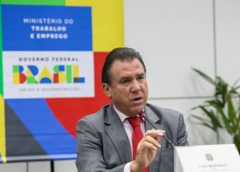 Empresa que omitir dados sobre igualdade salarial será fiscalizada, diz Luiz Marinho