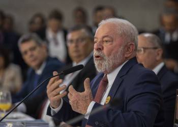Lula diz que decidirá sobre futuro do GSI quando voltar ao Brasil