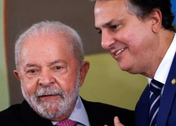 Em vitória da mobilização popular, governo Lula vai suspender novo ensino médio