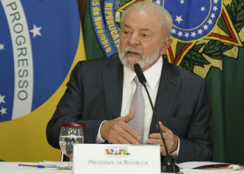 Lula sanciona MP que reajusta salário mínimo e amplia faixa de isenção do IR