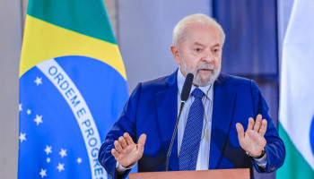 Lula na furna dos rapinos