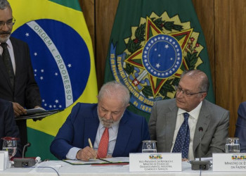 Governo Lula libera R$ 15,8 bilhões para estados e municípios por perdas do ICMS