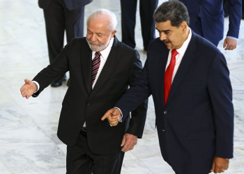 Lula diz que retomada de relação com Venezuela é plena