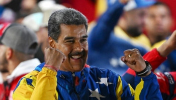 Maduro, entregue o petróleo para os EUA e passe a ser chamado de democrata!