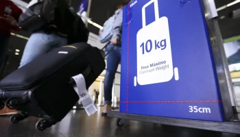 Mudanças na cobrança de bagagens de mão de empresas aéreas mobilizam Procon e Congresso