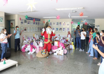 Sefaz realiza entrega de presentes para campanha Papai Noel dos Correios