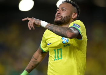 Brasil goleia a Bolívia e Neymar bate recorde de Pelé em estreia na Eliminatória