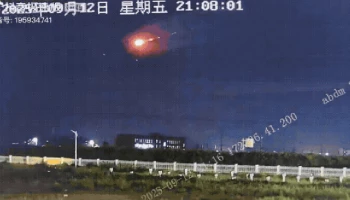 Céu da China é iluminado por suposta interceptação de “OVNIs” e vídeos viralizam; assista