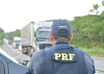 PRF prende seis pessoas e recolhe 81 veículos durante operação no Natal
