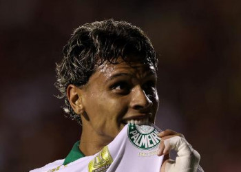 Palmeiras vence o Vitória com golaço de Ríos na estreia do Campeonato Brasileiro