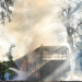 VÍDEO: Homem toca fogo em ônibus no Centro de Teresina e deixa bilhete sugerindo vingança