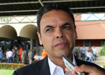 Gil Carlos propõe Frente Parlamentar para enfrentar caos na Saúde de Teresina