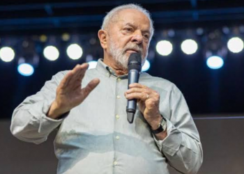 Em pronunciamento, Lula defende democracia e união do país
