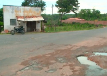 Moradores da Cacimba Velha voltam a cobrar soluções para buracos na estrada