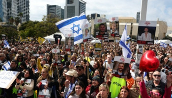 Hamas entrega 20 reféns a Israel em troca por cessar-fogo e prisioneiros palestinos