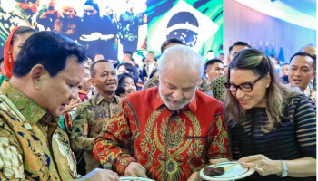 Lula completa 80 anos e bate o recorde ao se tornar o primeiro octogenário no cargo