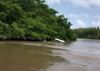 Família vive momento de desespero em acidente com lancha no Delta do Parnaíba