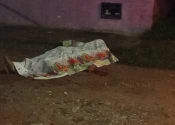 Jovem atende chamado na porta de casa e é morto com um tiro no bairro São Joaquim