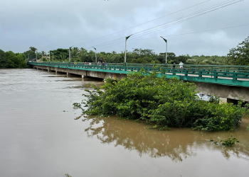 Rio Longá atinge cota de inundação e alaga áreas em Esperantina