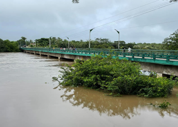 Rio Longá atinge cota de inundação e alaga áreas em Esperantina