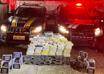 Polícia apreende droga avaliada em R$ 10 milhões dentro de ônibus na avenida MaranhãO