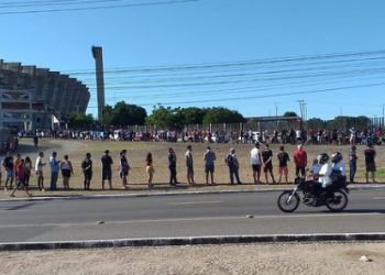 Flamengo X Altos: torcedores formam longas filas para comprar ingressos de R$ 150 a R$ 300