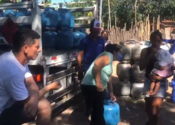 CUFA Piauí distribui gás de cozinha para favelas da zona Norte de Teresina