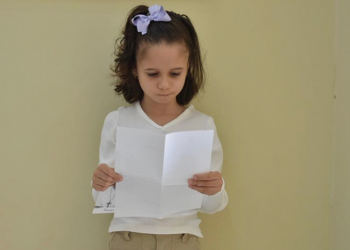 Papa Francisco manda carta para menina de 7 anos que mora em Campo Maior
