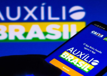 Auxílio Brasil passará por pente-fino e governo vai cortar benefícios este mês