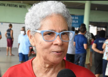 Governadora Regina Sousa passa mal durante evento pró-Lula e levada às pressas ao hospital