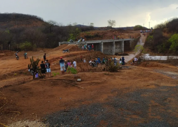 Rio Guaribas transborda e moradores da zona rural de São Luís do Piauí ficam ilhados