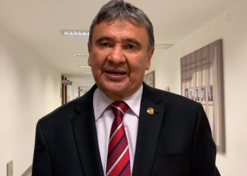 Wellington Dias comemora aprovação da PEC de Transição na Comissão do Senado; vídeo