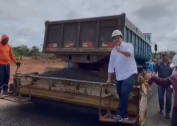 Governador visita obra de estrada que facilitará escoamento agrícola