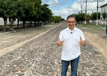 Dr. Hélio anuncia início de obras de asfalto no residencial Dunas em Parnaíba