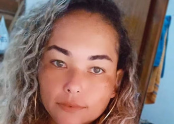 Mulher tem vestido preso em corrente de moto, sofre acidente e morre no Piauí