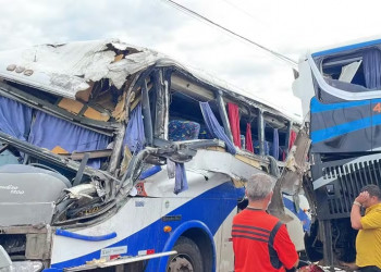 Acidente com ônibus que saiu do Piauí deixa 14 feridos em São Paulo