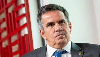 Ciro Nogueira diz que Tarcísio não será “pau mandado” de Bolsonaro nas eleições de 2026