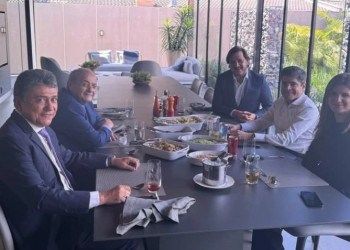 Sílvio Mendes confirma pré-candidatura pelo União Brasil em almoço em Brasília