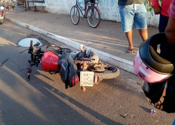 Motociclista supostamente embriagado colide em muro e mata o filho em Timon