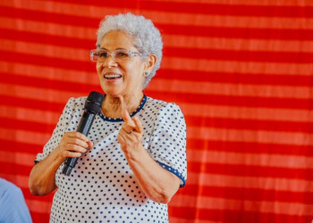Governadora Regina Sousa é vítima de racismo em grupo de WhatsApp da OAB-PIAUÍ
