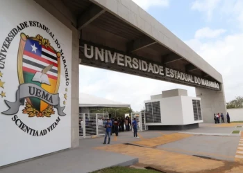 UEMA contrata 50 professores em 9 cidades do Maranhão; salários de até R$ 6,8 mil