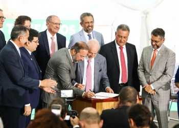Lula assina MP que reduz em até 5% os reajustes na conta de luz