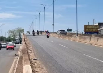 Desnível no viaduto da avenida Miguel Rosa altera trânsito como medida de segurança