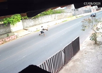 Vídeo: criminosos criam nova modalidade de assalto em Teresina