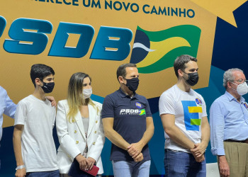 PSDB faz homenagem a Firmino Filho em Brasília e filha representa a família