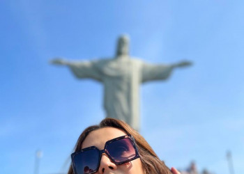 Claudia Métne realiza Fashion Trip no Rio de Janeiro em paisagens turísticas