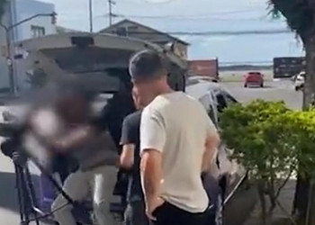 VÍDEO: Vereador bolsonarista ataca equipe de TV e dá soco em cinegrafista