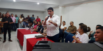 Rafael fala sobre diminuir desigualdade social em encontro do PT em Teresina
